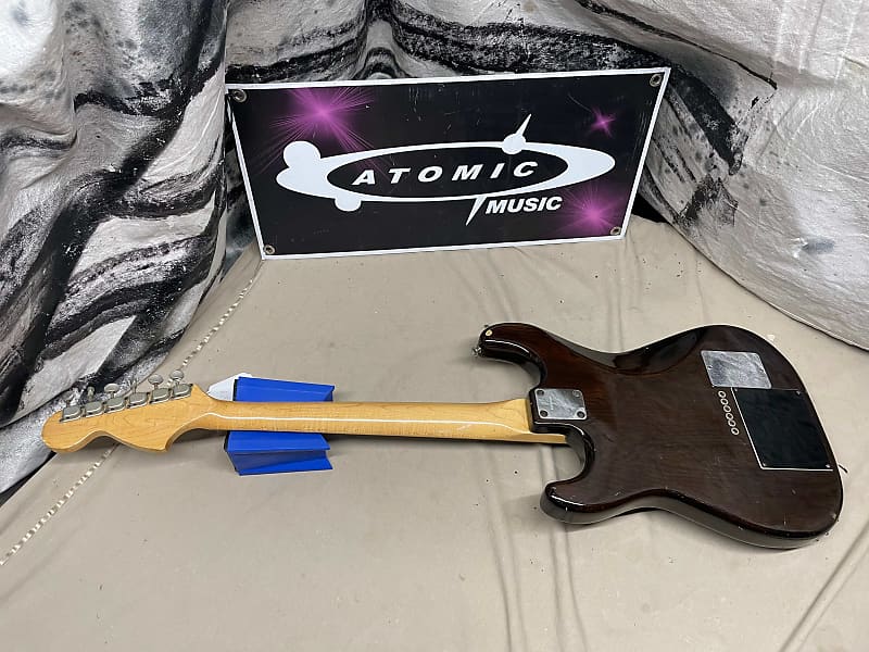 Fresher Protean Series Straighter Guitar with Built-In