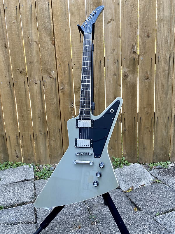 Epiphone Pro-1 Explorer Silver Burst ギター PRO-1 Explorer w/ Bag – Shop Guitar Villa