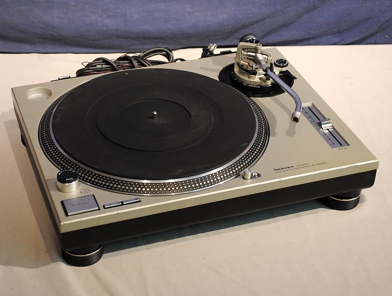 Technics SL-1200 MK2 Direct Drive Stereo Turntable Champagne Reverb