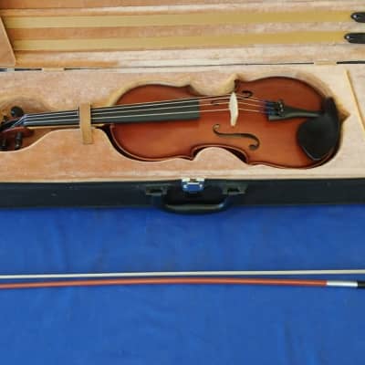 Borg Model MCV41 4/4 Full-Size Violin with Bow and Case Recently Serviced image 2
