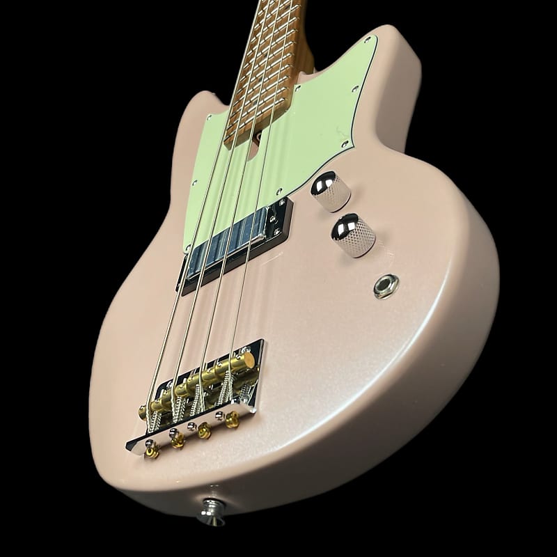 Ashdown The Capri Soap Short Scale Bass in Shell Pink w