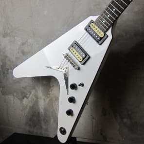Dean V Custom (2019) - ヴィンテージホワイト