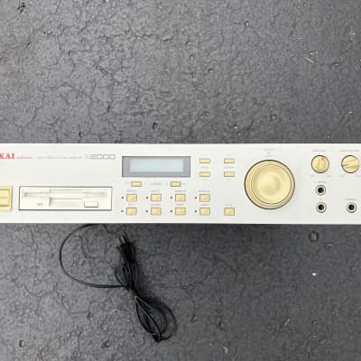 Akai S2000 MIDI Stereo Digital Sampler 1995 - White