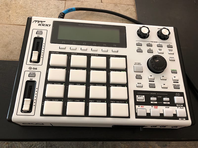 Akai MPC 1000 | Reverb