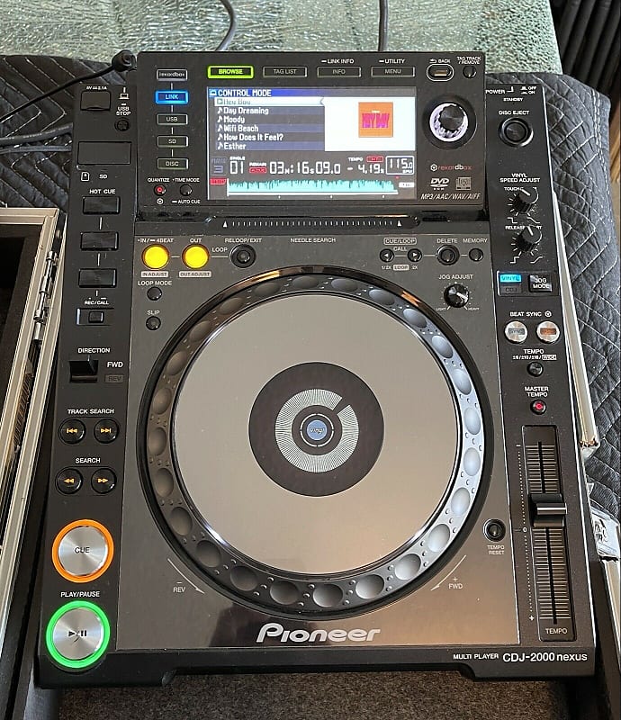 3x Pioneer DJ CDJ-2000NXS M