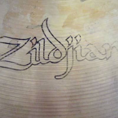 18" Avedis Zildjian Thin Crash Cymbal Hollow Logo - Vintage 1970s image 2