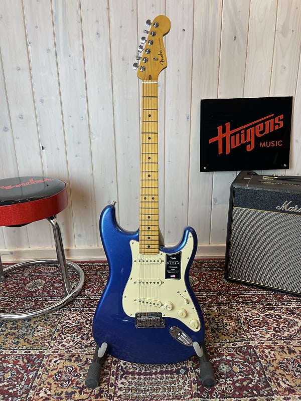 Fender American Ultra Stratocaster MN 2023 - Cobra Blue image 1