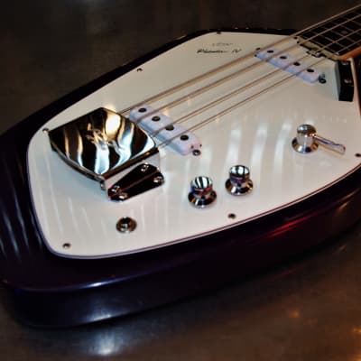 Vox Phantom IV Bass 1966. Iconic VOX design. Totally refurbished. Purple metallic finished. image 9