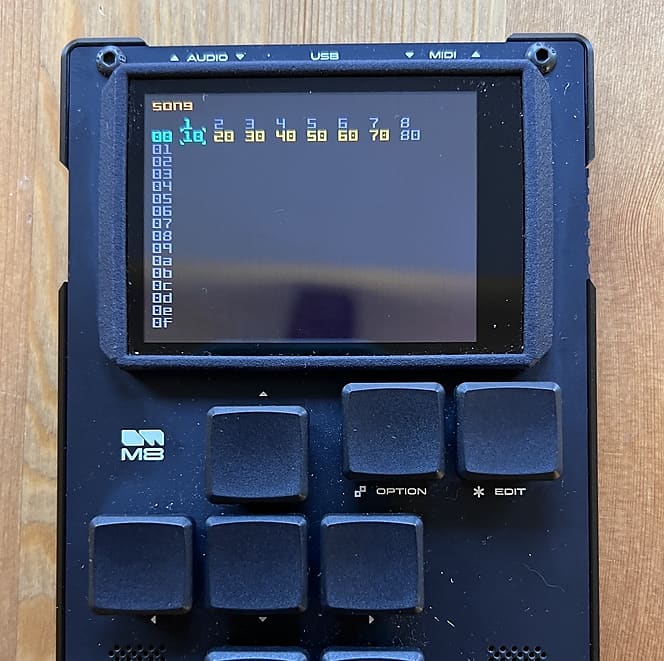 Dirtywave M8 Portable Trackerシンセサイザー - 鍵盤楽器