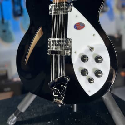 Rickenbacker 330 6-String Electric Guitar JetGlo (Black