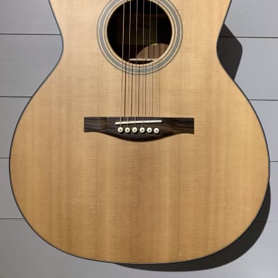 Eastman AC122CE Sapele/Sitka Spruce Grand Auditorium Cutaway with Electronics Natural image 2