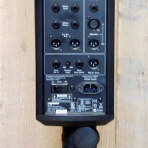 Fishman SA220 Solo PA Performance System & Acoustic Guitar Fishman SA220 Solo PA Performance System & Acoustic Guitar