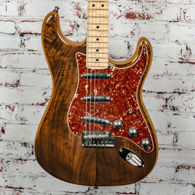 Fender 2014 Custom Artisan Stratocaster Electric Guitar, Walnut w/ Case x3748 (USED) for sale