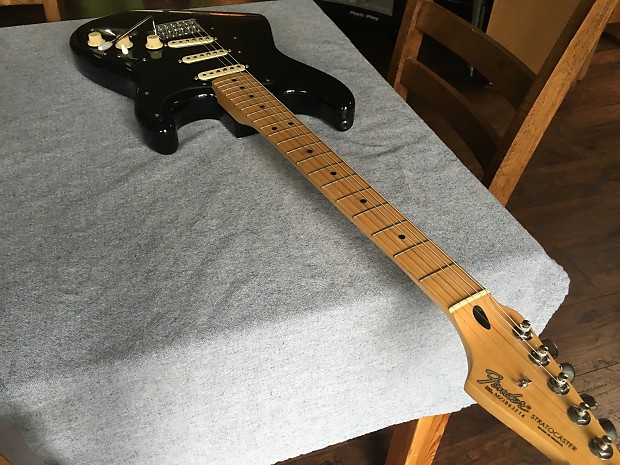 Fender MIM Stratocaster (loaded w/ Lindy Fralin pickups