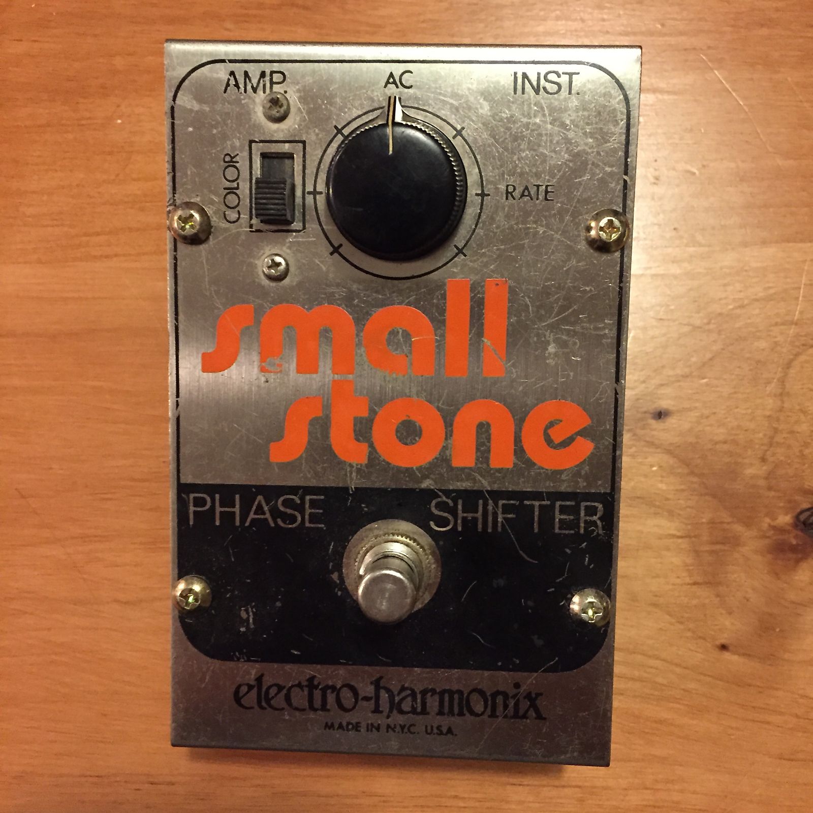 Electro-Harmonix Small Stone Phase Shifter | Reverb