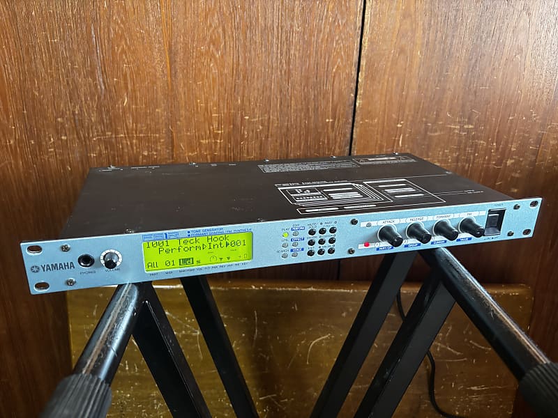 Yamaha FS1R FM Tone Generator | Reverb Canada