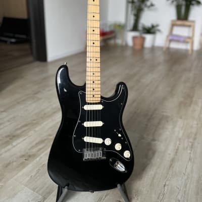 Fender Strat Plus with Maple Fretboard 1987 - 1998 - Black for sale