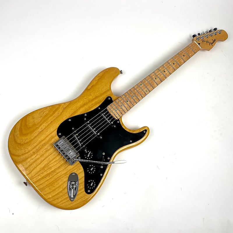 Fender Special Edition Lite Ash Stratocaster 2004 - 2008 image 1