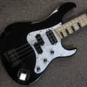 Yamaha Billy Sheehan Attitude 3 Limited Black with Case Signed