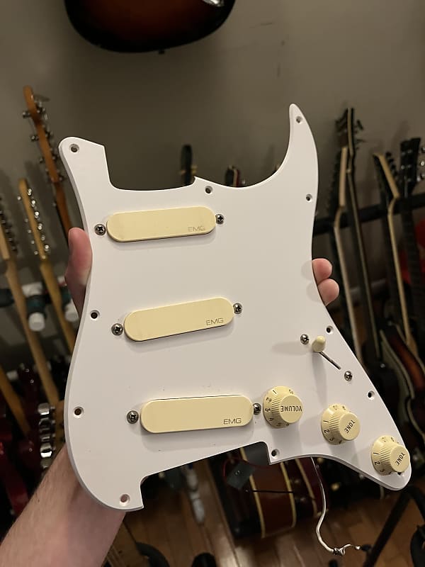 EMG David Gilmour Active Loaded Pickguard Reverb