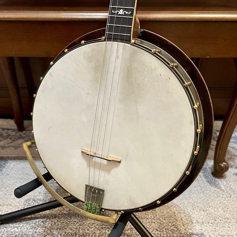 Ludwig deals tenor banjo