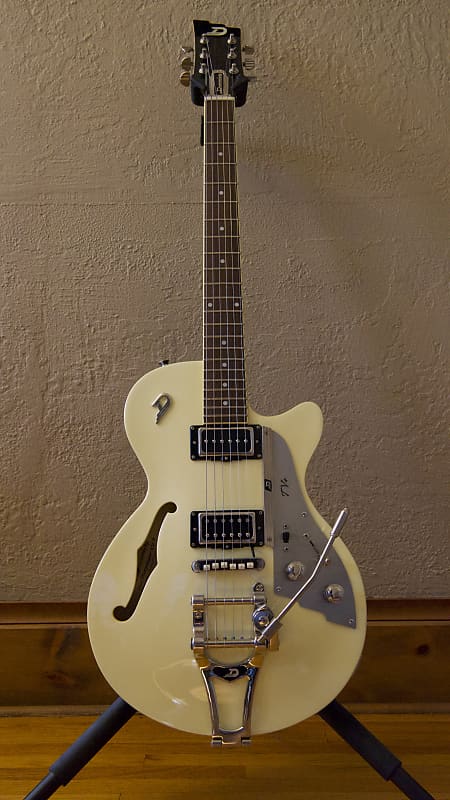 Duesenberg Starplayer TV Plus 2006 Vintage-White