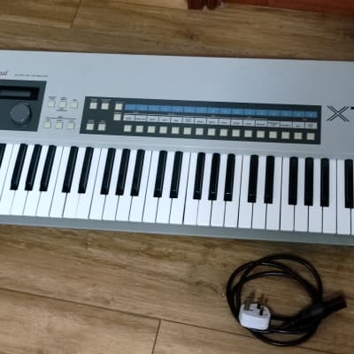AKAI X7000
