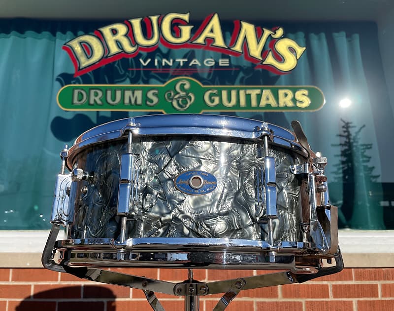 Pearl Sensitone Heritage 14 x 5 Brass Snare Drum, Black Chrome