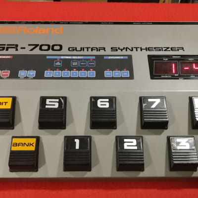 Roland Gr 700 Guitar Synthesizer