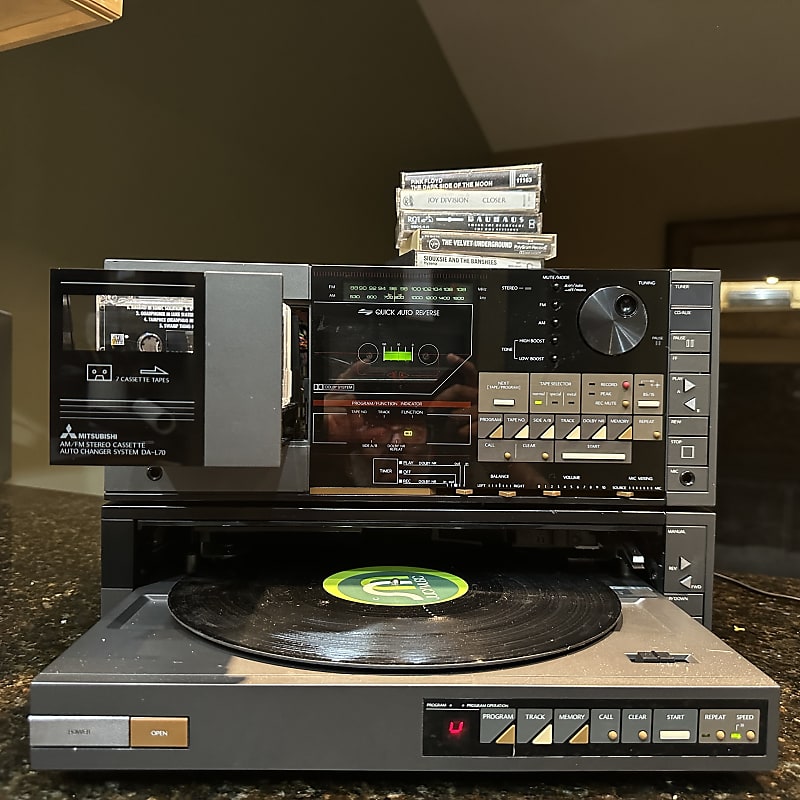 Vintage Mitsubishi Intelligent Audio System DAL70 / LT70 Reverb