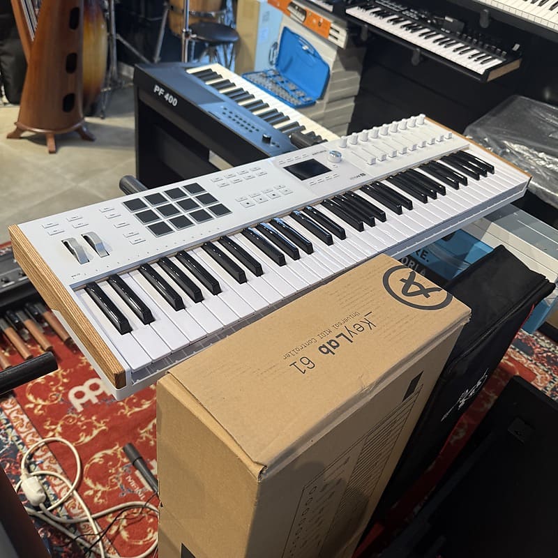 Arturia KeyLab 61 MkIII MIDI Controller 2024 - Present - White image 1