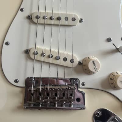 Fender Stratocaster USA Original Contour Body 2015 - Olympic White image 5