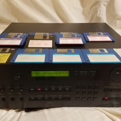 Korg DSM-1 hybrid Digital Analog Sampling Synthesizer MINT! DISKS! analog filter rack mount vintage sampler DSS-1