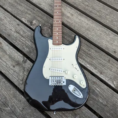 Squier by Fender Strat Special Edition image 1