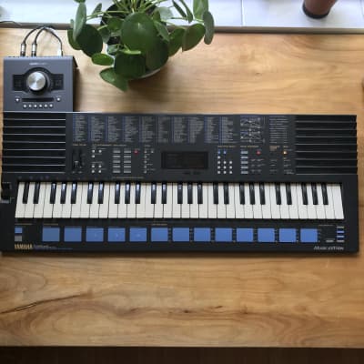 Yamaha PortaSound PSS-680 (1988 FM Synthesizer) *Re-Capped