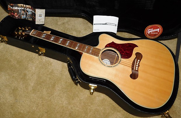 Gibson Songwriter Deluxe Studio EC*Dreadnought Acoustic/Electric