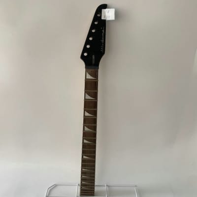 24 Frets Electric Guitar Maple Neck and Rosewood Fingerboard image 1