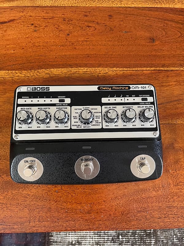 Boss DM-101