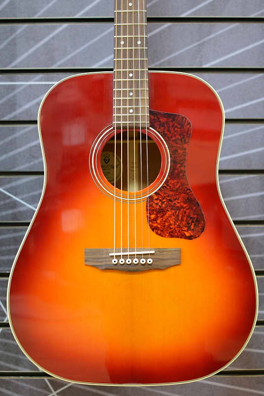 Guild Westerly D-140 Dreadnought Cherry Red Burst All Solid Incl Guild  Premium Acoustic Gig Bag | Reverb UK