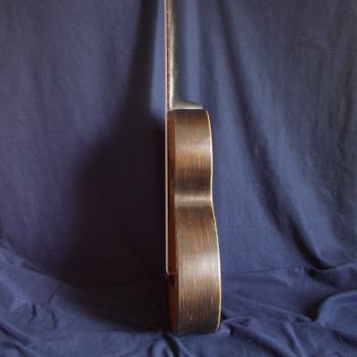 European parlor guitar (1930) image 14