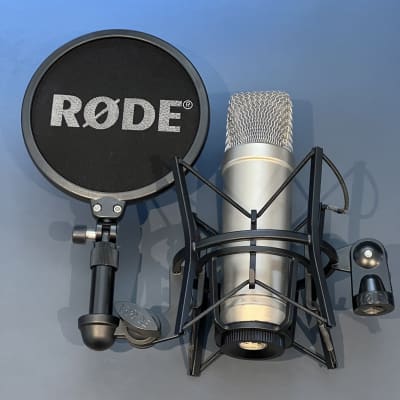 RODE NT1-A Large Diaphragm Cardioid Condenser Microphone (Single)