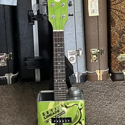 Bohemian Guitars Oil can guitar - Lime Green image 3