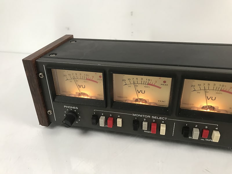 その他 TEAC MB-20 METER BRIDGE TASCAM SERIES TEAC MB-20 ANALOG RACK MOUNT OR STAND ALONE VU METER BRIDGE