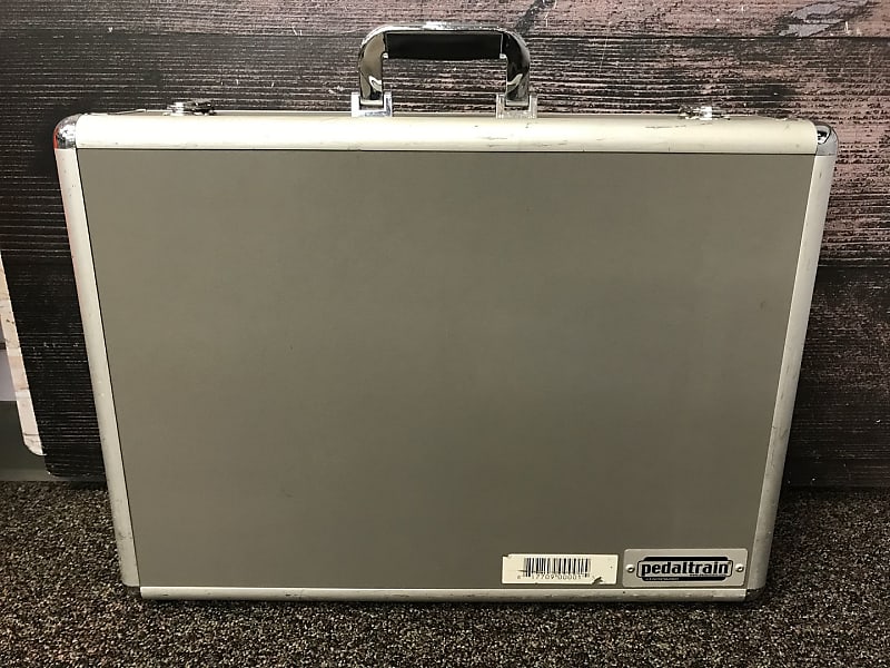 Pedaltrain Classic 2 Hard shell case Pedalboard (Springfield, Reverb