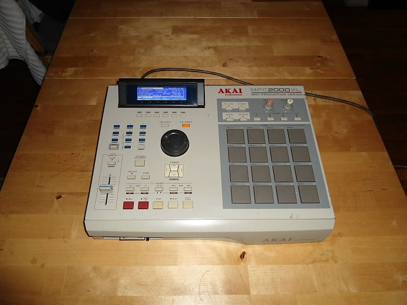 Fully Serviced Akai MPC 2000XL w/New LCD Display CF Drive 1GB Card & Maxed  RAM