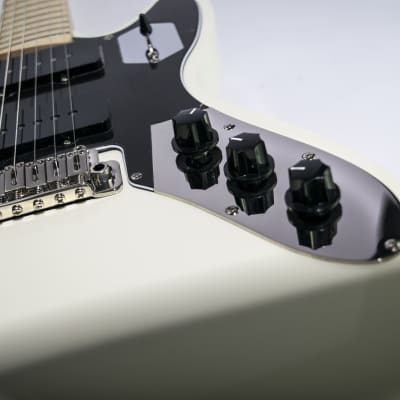 Dream Studios | Maverick Guitar - Olympic White image 2
