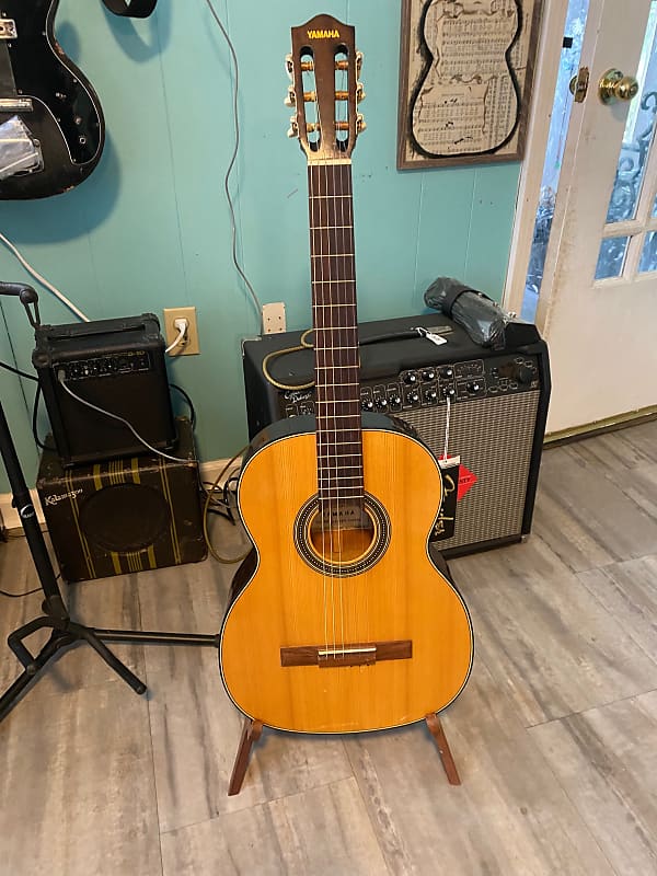 circa 1960s Yamaha No. 80 Nippon Gakki Classical Guitar