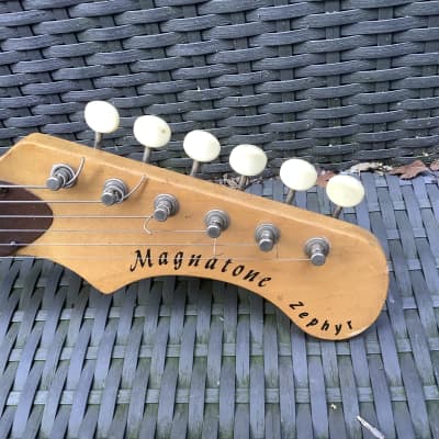 Magnatone Zephyr  / Vintage guitar 60’s / made in USA / gorgeous vintage aging  and patina image 4