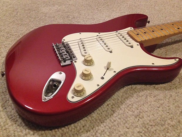 Guitare Electrique FENDER Mexican Stratocaster - Wine Red