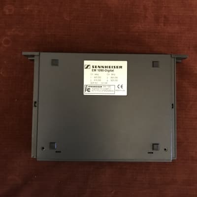 Sennheiser Digital 1000 Wireless Instrument System w/ Case Used image 5